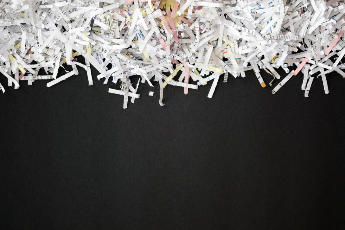 featured image for article about 5 reasons to hire a professional shredding company